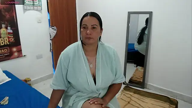 LAURA_Foxht 라이브 XXX 채팅