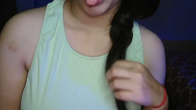 HotNiyathi Chat XXX live