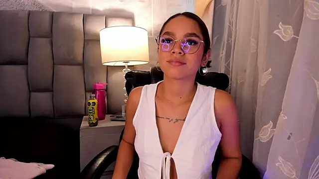 دردشة CarolineFyre الجنسية المباشرة