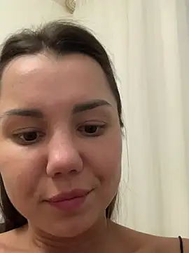MiraMiss élő XXX-chatje