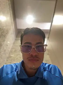 Chat +18 de TavoHot_ ao vivo