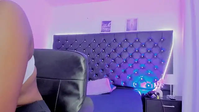 Baby_Rousse_'s Webcam Show