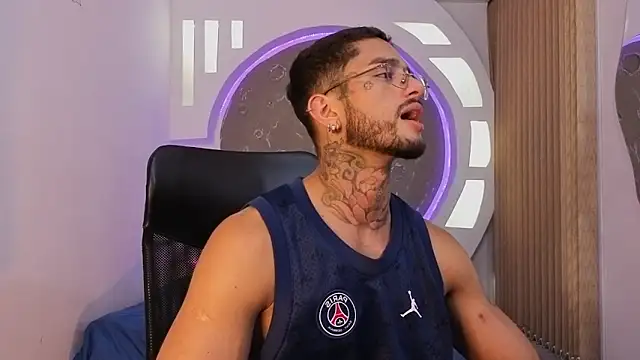 Alanrodgers Chat XXX in diretta