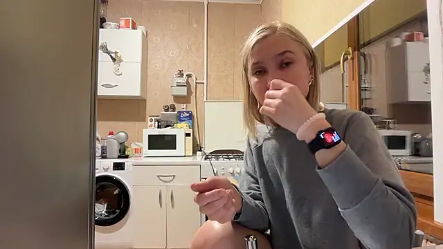 AngelJeni Adlı Modelin Canlı XXX Sohbeti