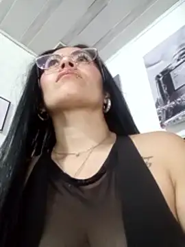 Tania_mature Pertunjukan Webcam