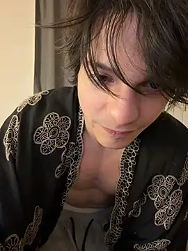 SasukeUhchiaa Webcam Show