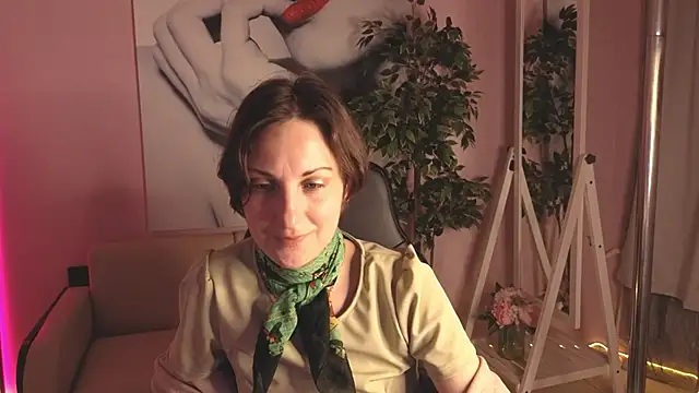 AuroraRight live XXX chat