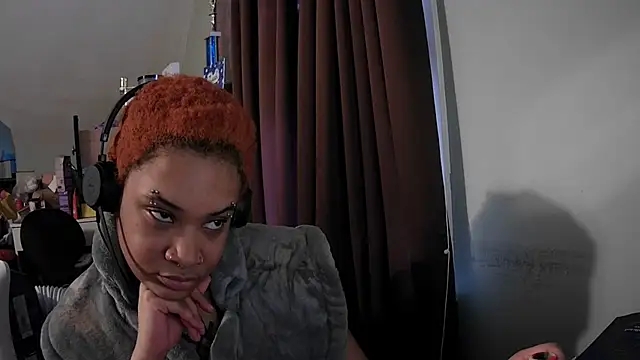 nickytheehawtie Adlı Modelin Canlı XXX Sohbeti