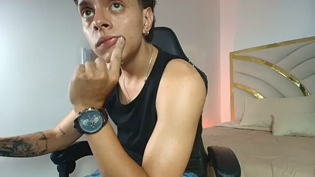 Show de Milo_Storm na webcam