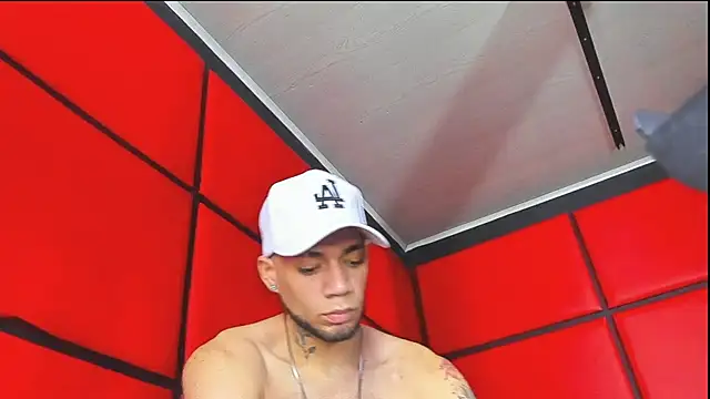 Daniel_huge22: απευθείας συνομιλία ΧΧΧ