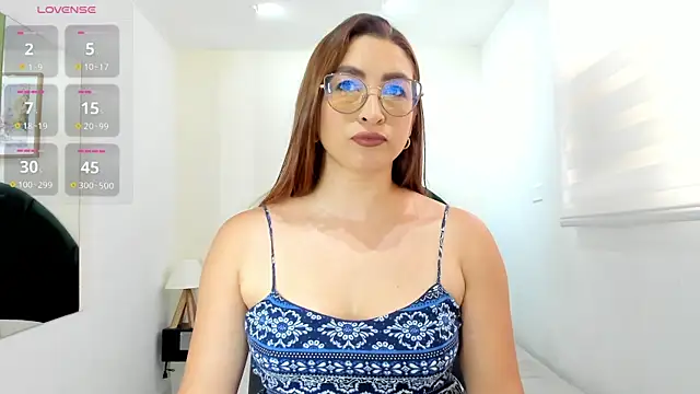_LaraMom_ Live XXX-chat