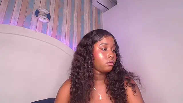 MichaelaCox élő XXX-chatje
