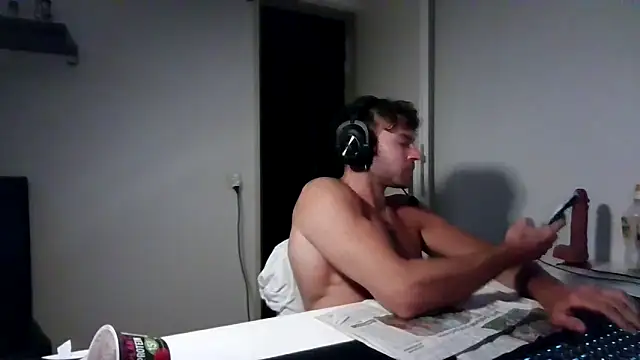 alpha-hunk Live XXX-Chat