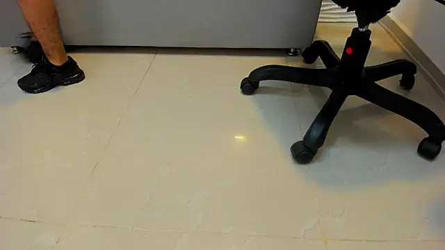 adams_bobby 现场XXX聊天