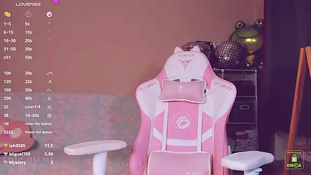 AmyRose6969 Adlı Modelin Canlı XXX Sohbeti