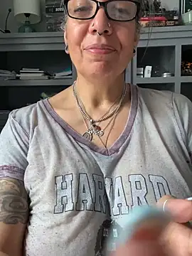 dieseldame1313 Show in webcam