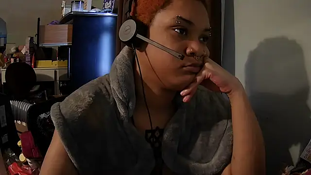 Chat +18 de nickytheehawtie ao vivo