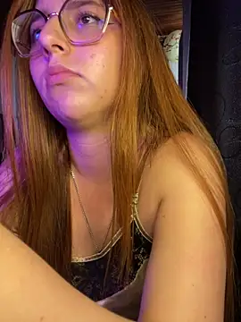 CoraVibes live XXX chat