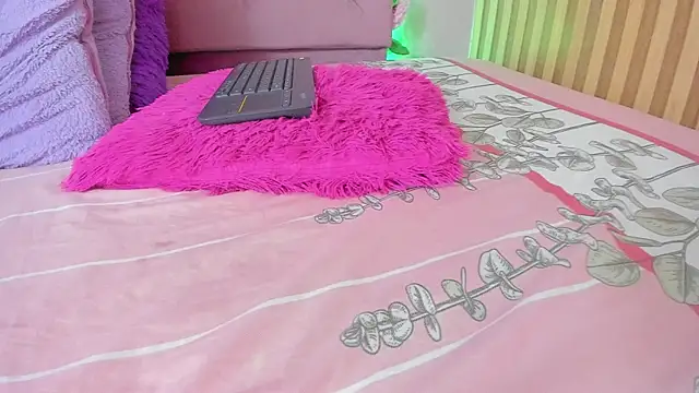lovely__kiss__ – Live XXX-chat