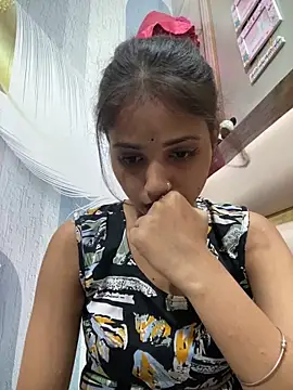 Naina11100's Live XXX Chat