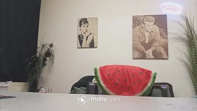 der_dino30 élő XXX-chatje