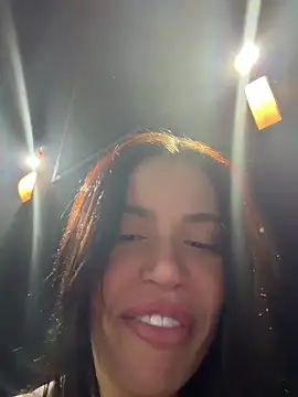 Chat +18 de Rafaellaz ao vivo