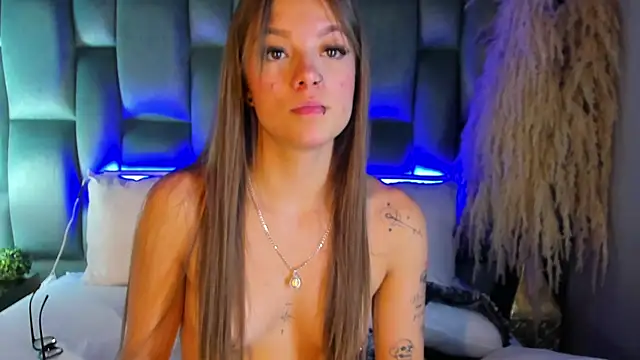 AmmyJones_'s Live XXX Chat