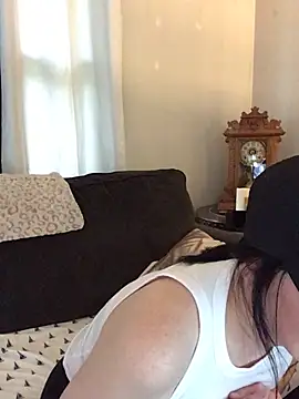 Chatroom XXX en direct de SidneyRaee