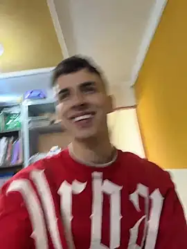 AdrianRinaldi élő XXX-chatje