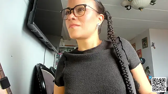 seijaku_ Adlı Modelin Canlı XXX Sohbeti