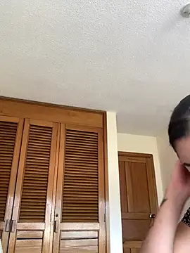 XXX chat uživo modela LilithMonette
