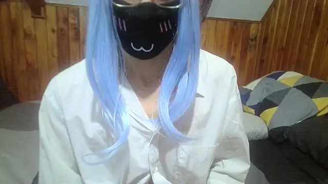 Frankie_femboy 网络视讯表演