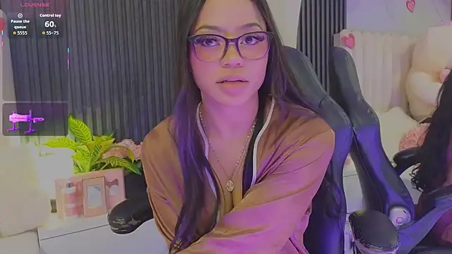 Madiee_Rhea Chat XXX in diretta