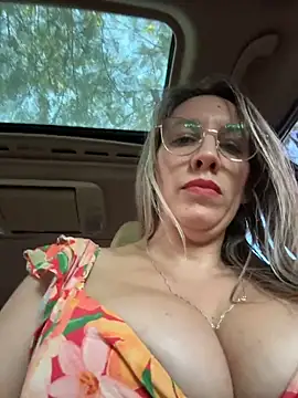 Gatitacarlita's Live XXX Chat