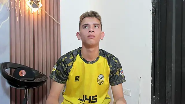 Ethanhot_os webkamerás műsora