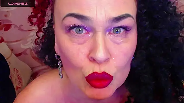 hotzlata élő XXX-chatje