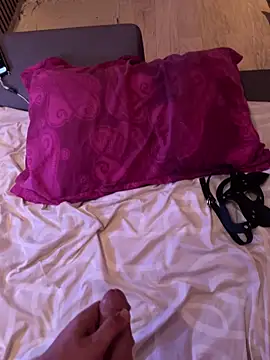 RavenXNoir's Webcam Show