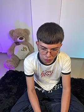 Asher_Young – Kamerová šou