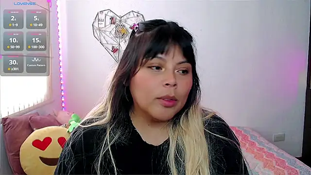 Chat XXX en directo de EllieMoonX