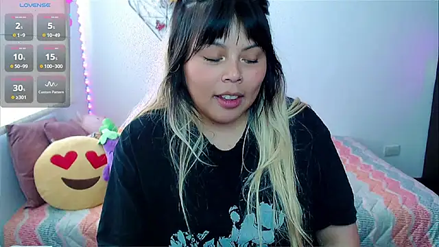 EllieMoonX 现场XXX聊天