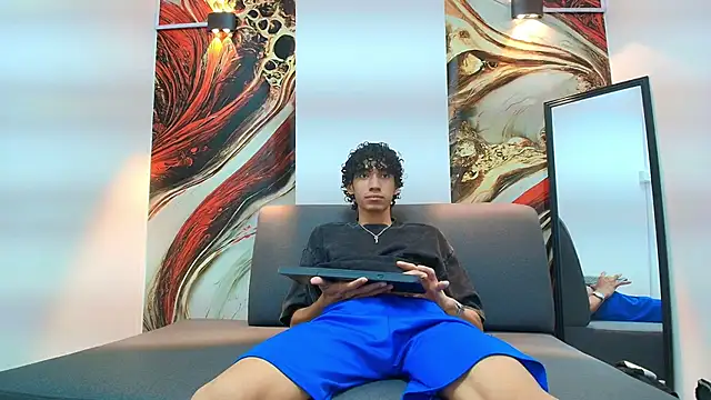 Show modela simondwayne na web-kameri