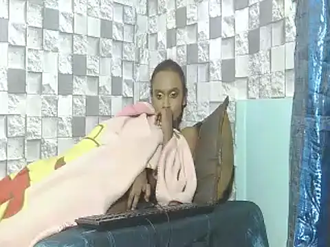 SassyXindian élő XXX-chatje