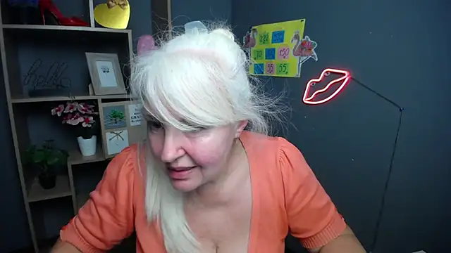 BlondyLeeBest 即時 XXX 聊天