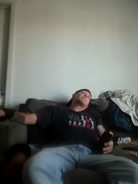 yourMasterisBored's Webcam Show