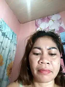 SweetChubbyMommy_02's Live XXX Chat