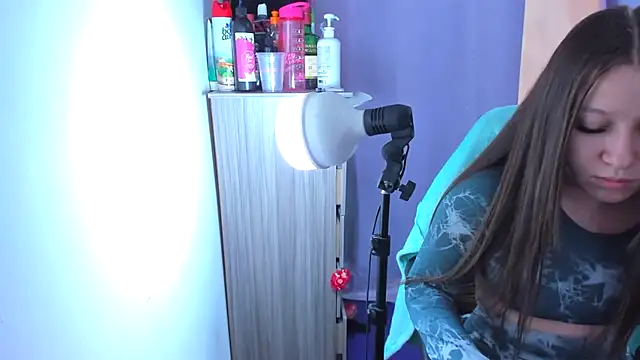 Luna_Analya élő XXX-chatje
