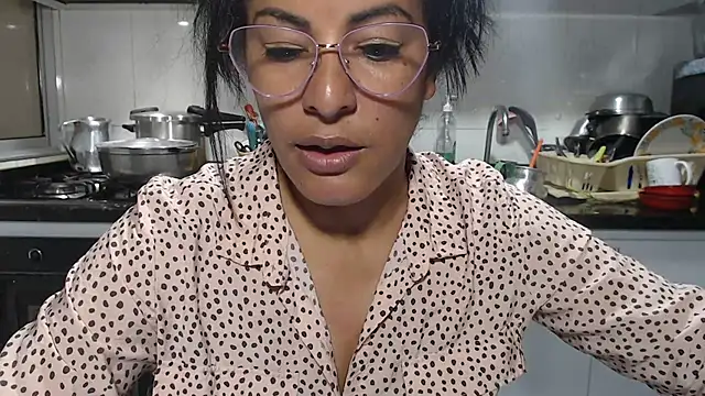 Chatroom XXX en direct de kateleyagrey