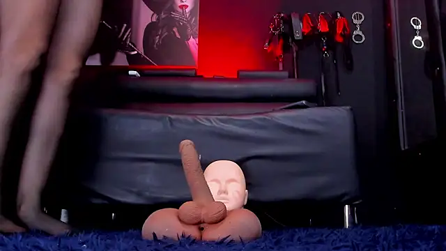 MiaaNoir's Live XXX Chat