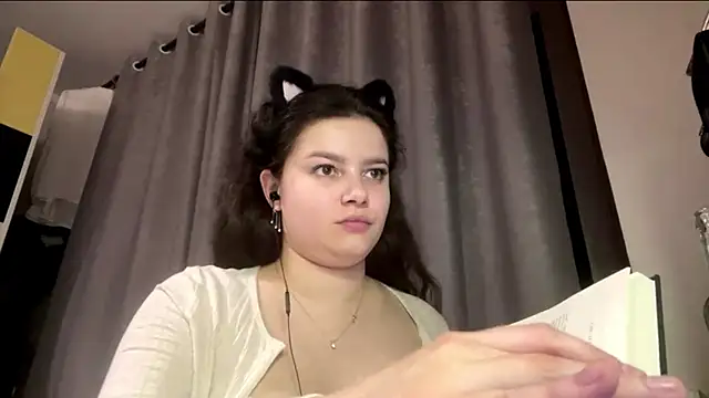 LonnaVandal's Live XXX Chat