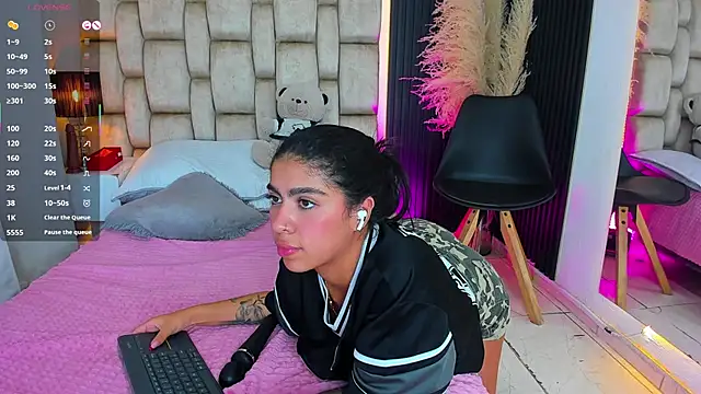 little_sophie18's Live XXX Chat